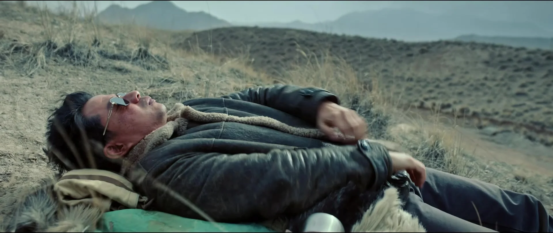 Любовь песчаной бури кадр №1